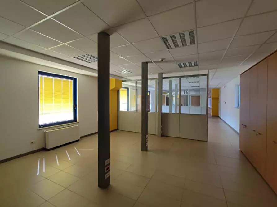 Immagine 10 di Capannone industriale in affitto  a Affi