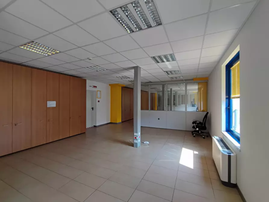 Immagine 21 di Capannone industriale in affitto  a Affi