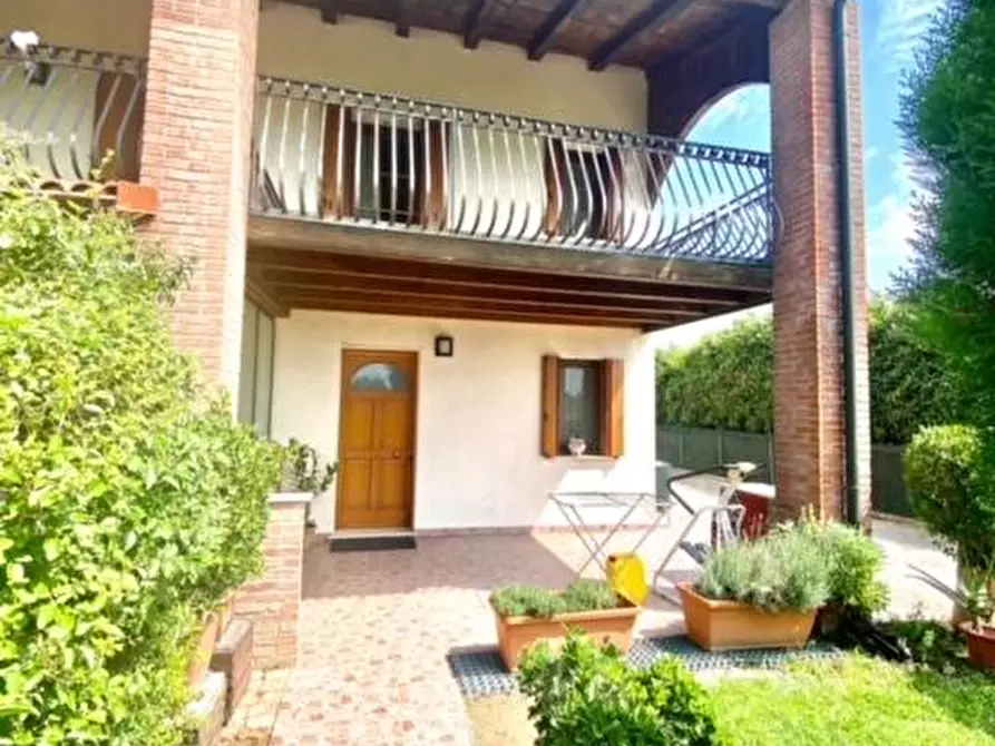 Immagine 1 di Casa bifamiliare in vendita  a Lendinara