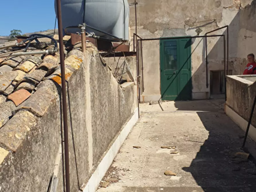 Immagine 28 di Casa indipendente in vendita  a Avola