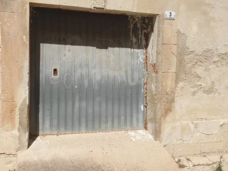 Immagine 38 di Casa indipendente in vendita  a Avola