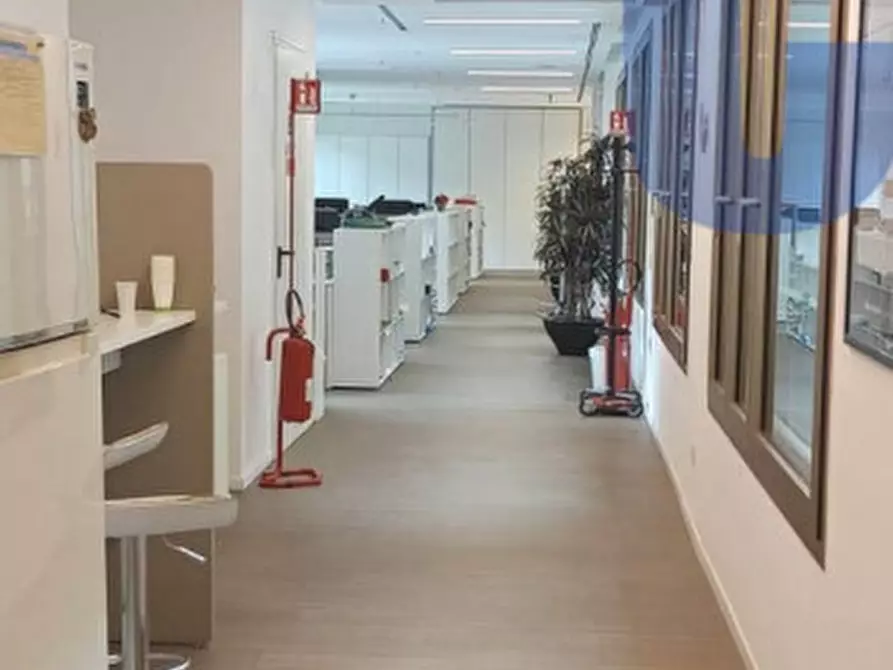 Immagine 10 di Ufficio in affitto  in VIA RAVIZZA CARLO a Milano