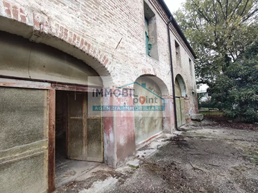 Immagine 2 di Palazzo in vendita  in Via Milano a Selvazzano Dentro