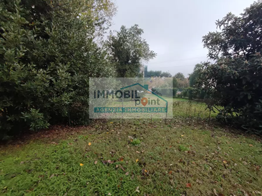 Immagine 3 di Palazzo in vendita  in Via Milano a Selvazzano Dentro