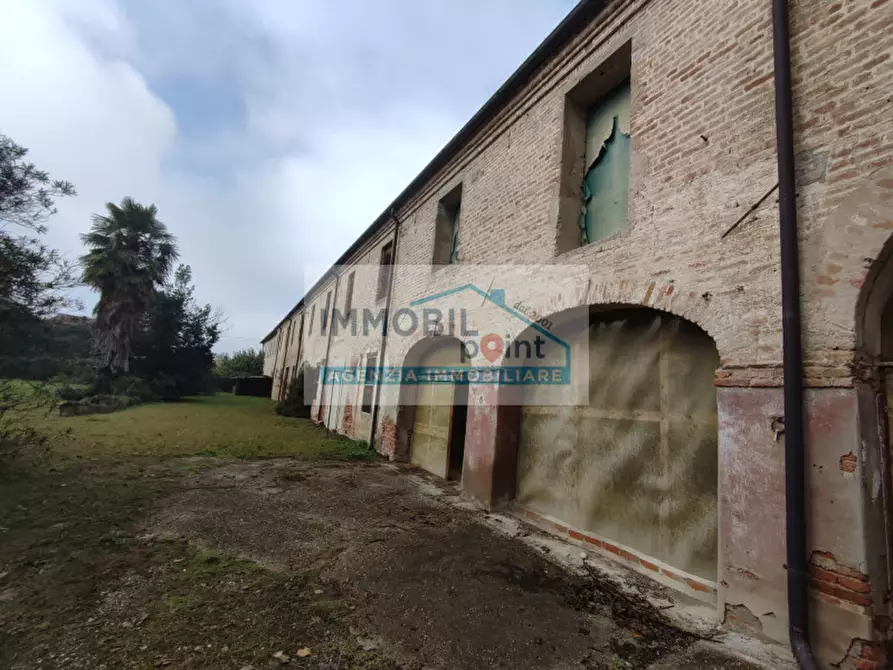 Immagine 8 di Palazzo in vendita  in Via Milano a Selvazzano Dentro