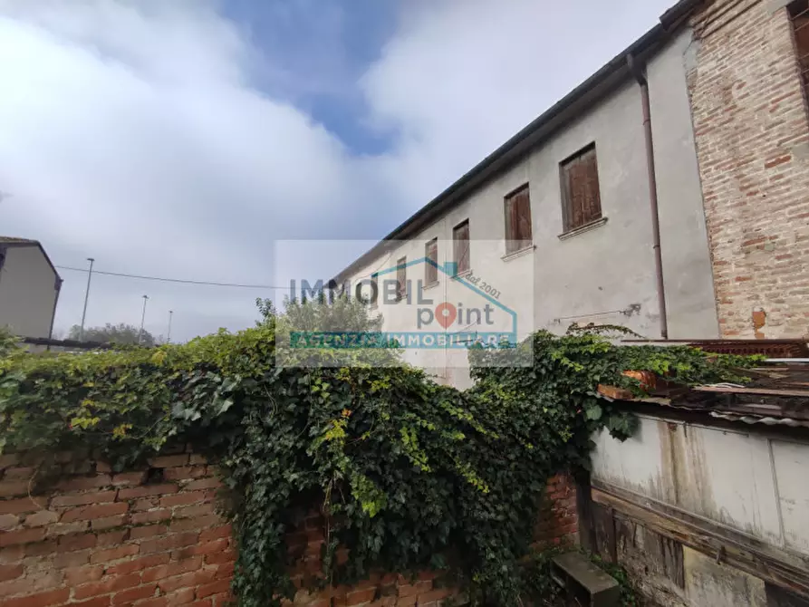 Immagine 10 di Palazzo in vendita  in Via Milano a Selvazzano Dentro