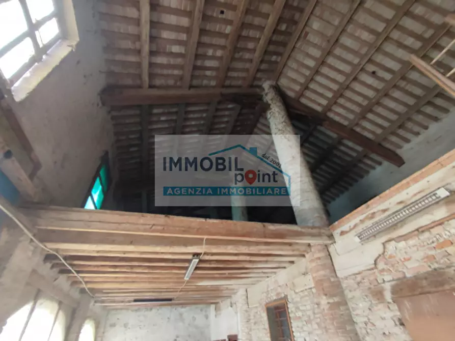 Immagine 13 di Palazzo in vendita  in Via Milano a Selvazzano Dentro