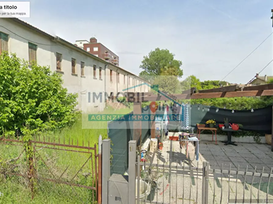 Immagine 22 di Palazzo in vendita  in Via Milano a Selvazzano Dentro