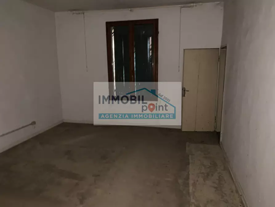 Immagine 24 di Palazzo in vendita  in Via Milano a Selvazzano Dentro