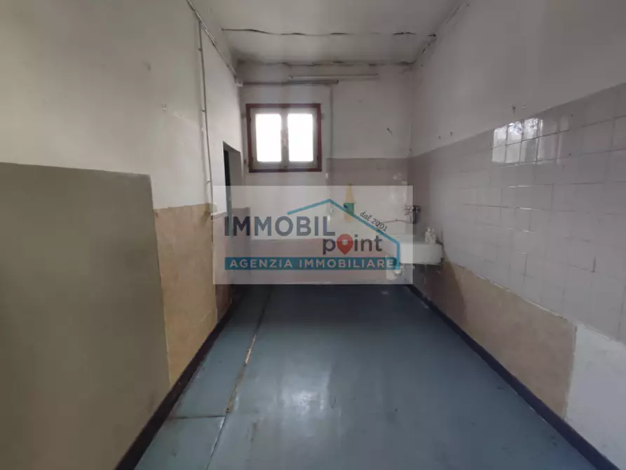 Immagine 29 di Palazzo in vendita  in Via Milano a Selvazzano Dentro