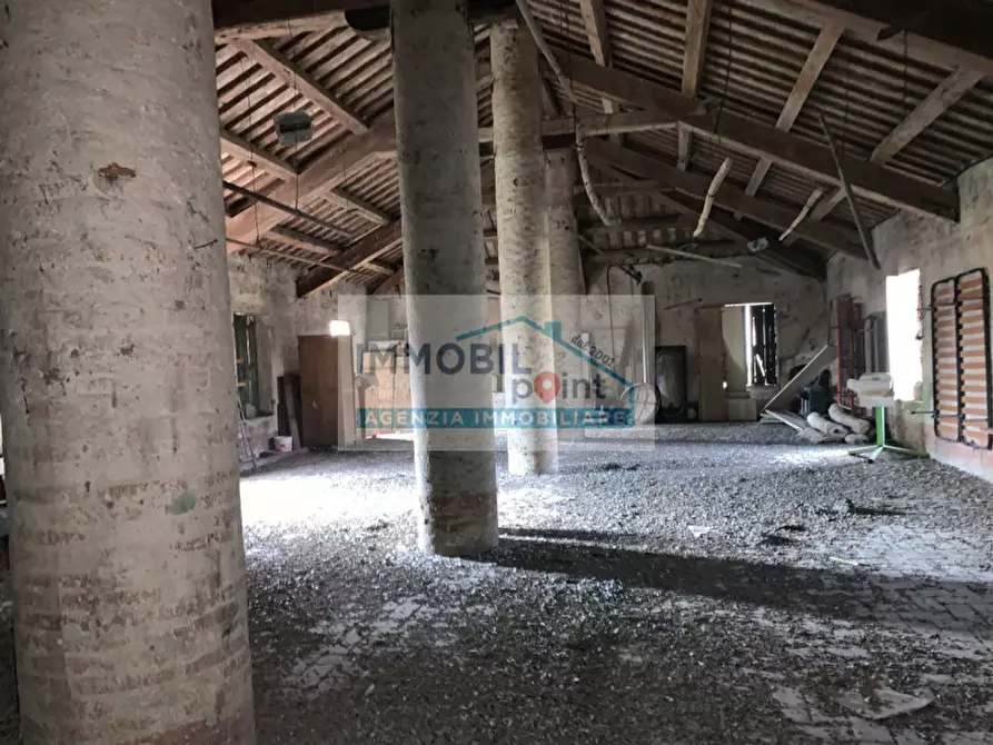 Immagine 30 di Palazzo in vendita  in Via Milano a Selvazzano Dentro