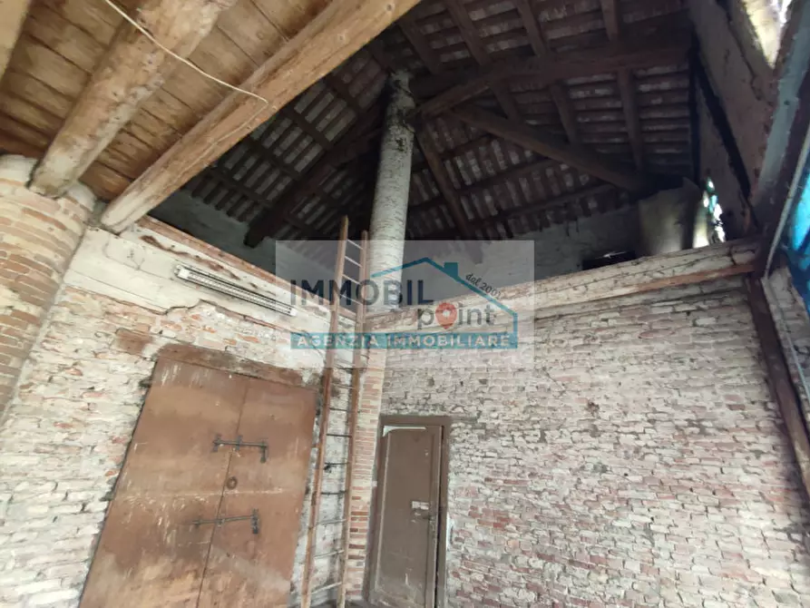 Immagine 35 di Palazzo in vendita  in Via Milano a Selvazzano Dentro