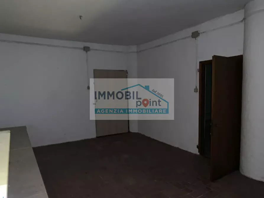 Immagine 38 di Palazzo in vendita  in Via Milano a Selvazzano Dentro