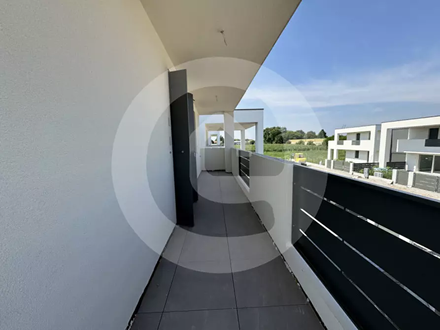 Immagine 14 di Casa trifamiliare in vendita  a Santa Giustina In Colle