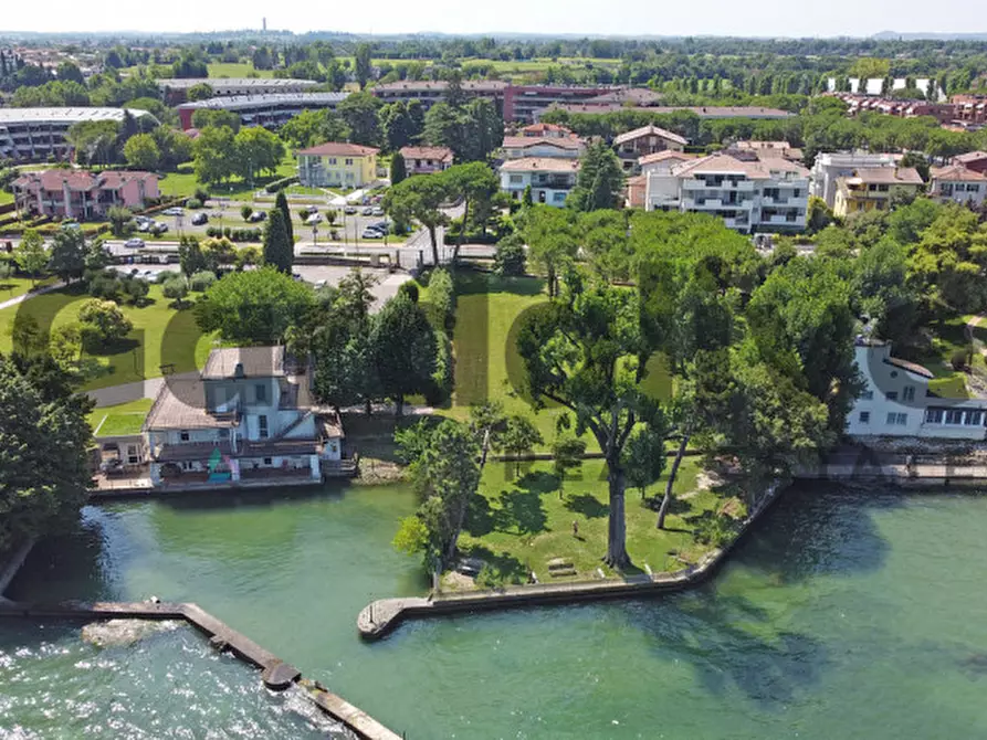 Immagine 3 di Appartamento in vendita  in Via Agello 96 a Desenzano Del Garda