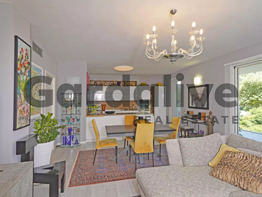 Immagine 5 di Appartamento in vendita  in Via Agello 96 a Desenzano Del Garda