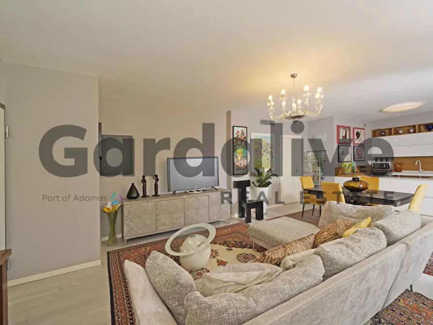 Immagine 6 di Appartamento in vendita  in Via Agello 96 a Desenzano Del Garda