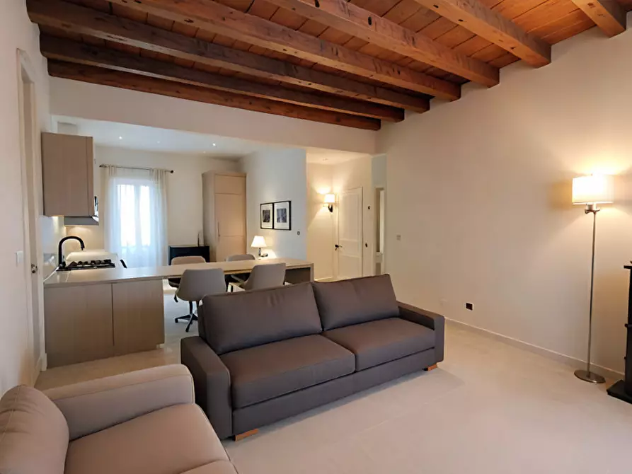 Immagine 1 di Appartamento in vendita  in via Dei Tadi a Padova