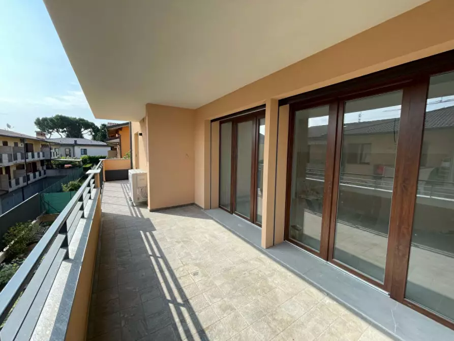 Immagine 2 di Appartamento in vendita  in Via Papa Giovanni XXIII 1 a Stezzano