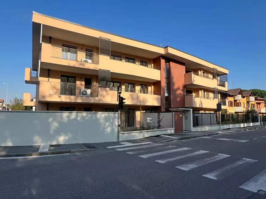 Immagine 16 di Appartamento in vendita  in Via Papa Giovanni XXIII 1 a Stezzano