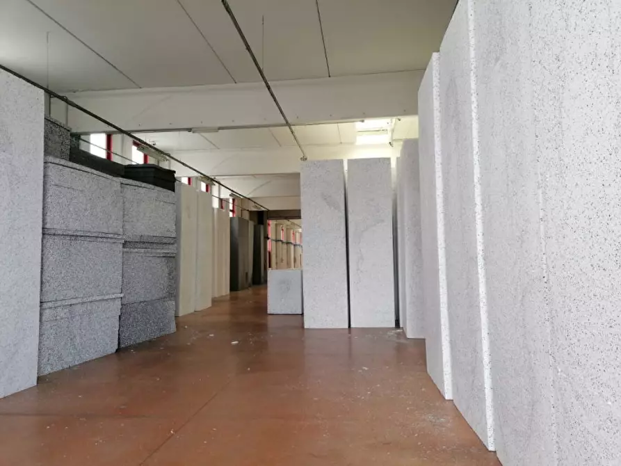 Immagine 3 di Capannone industriale in affitto  a Cassola