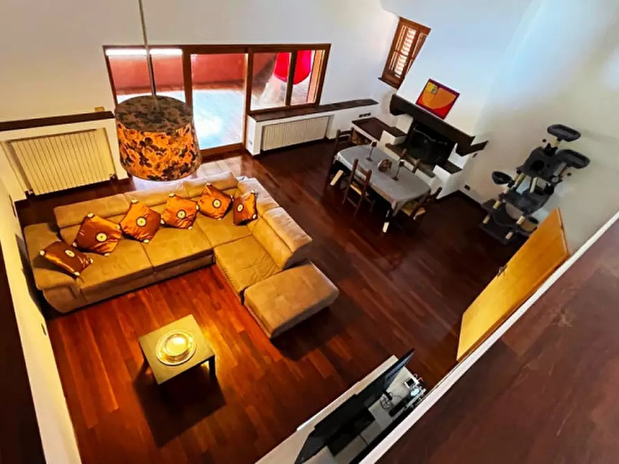 Immagine 15 di Villa in vendita  in via Montegallo a Osimo