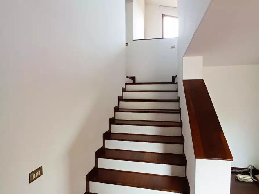 Immagine 21 di Villa in vendita  in via Montegallo a Osimo