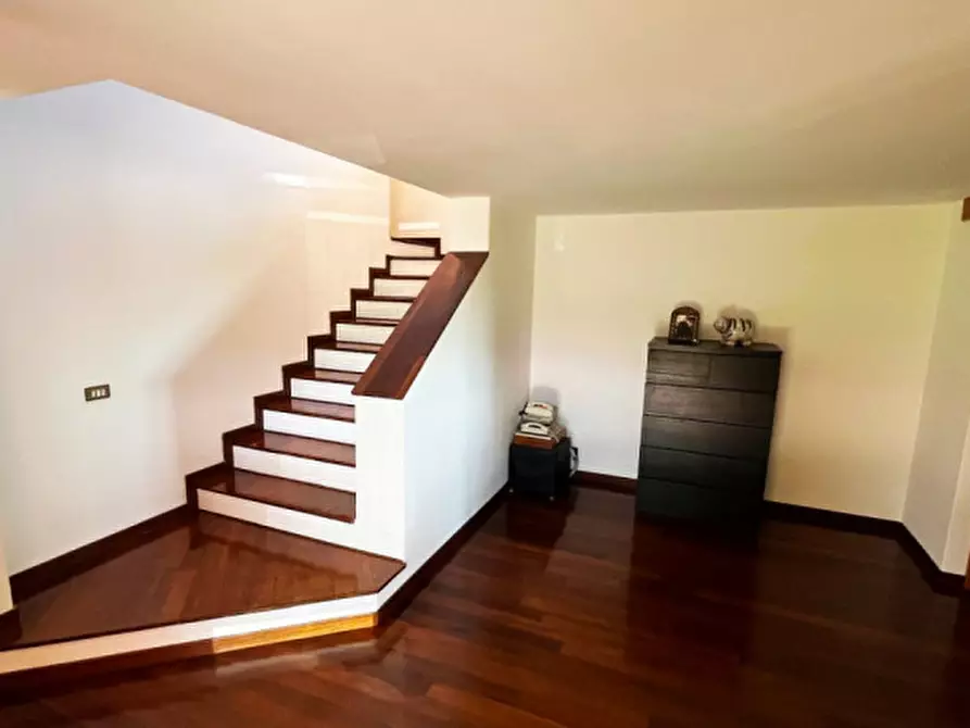 Immagine 44 di Villa in vendita  in via Montegallo a Osimo