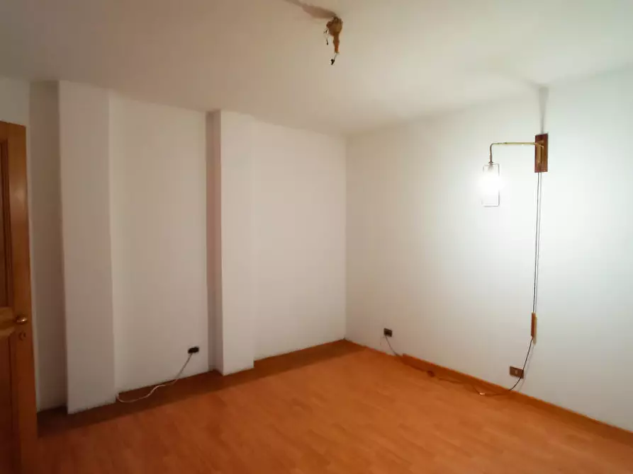 Immagine 49 di Villa in vendita  in via Montegallo a Osimo