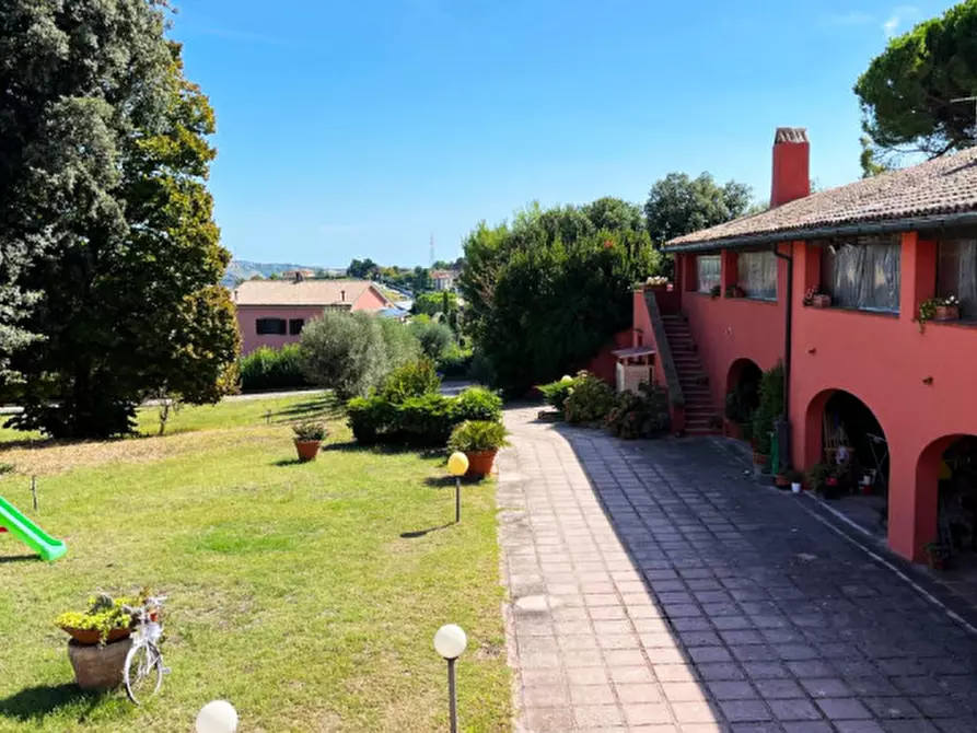 Immagine 52 di Villa in vendita  in via Montegallo a Osimo