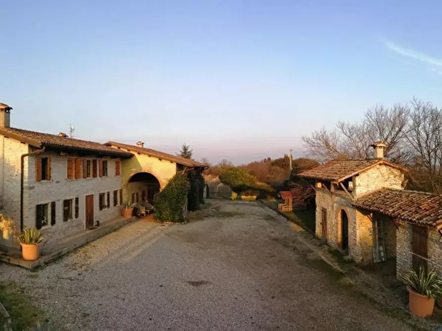 Immagine 1 di Rustico / casale in vendita  a Rovolon