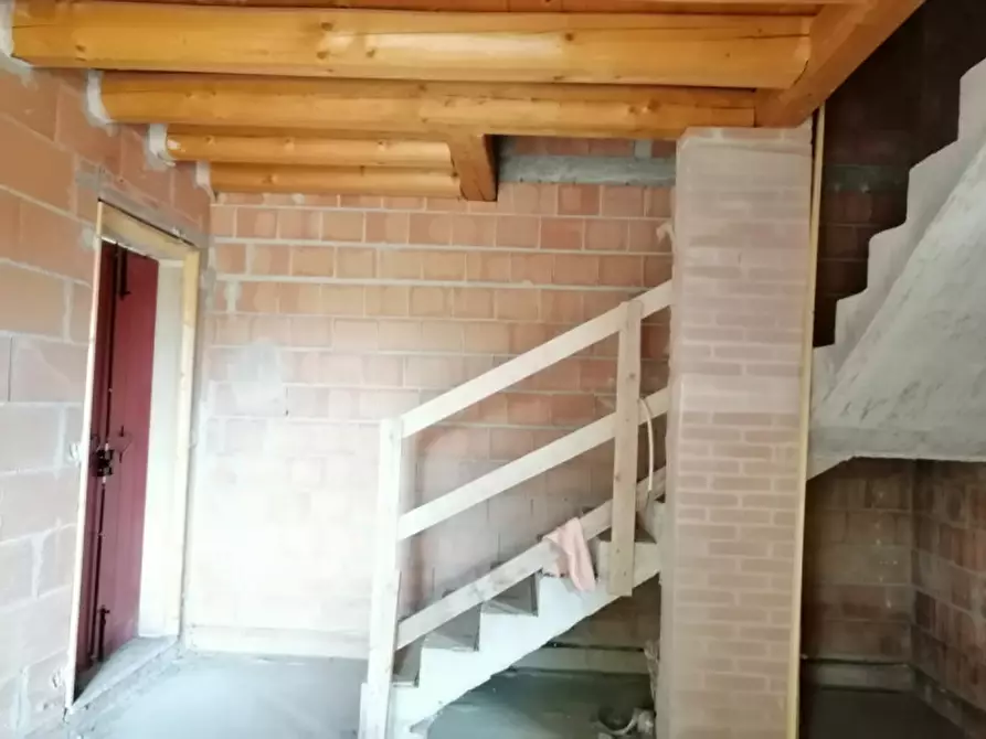Immagine 17 di Casa bifamiliare in vendita  in deserto a Este