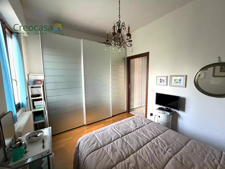 Immagine 9 di Appartamento in vendita  in Via Giacomo Puccini 2 a Stezzano