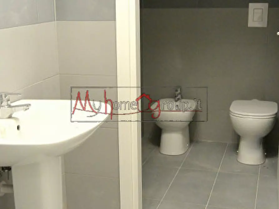 Immagine 8 di Ufficio in affitto  in Via Marconi a Ponte San Nicolò