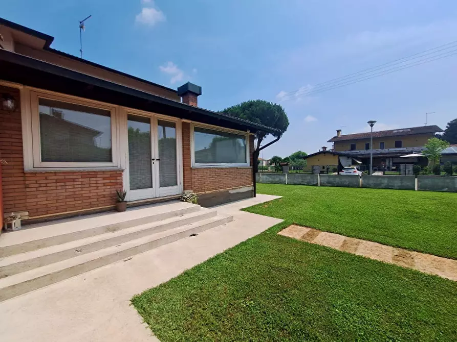 Immagine 1 di Villa in vendita  in Via Stadio a Camisano Vicentino