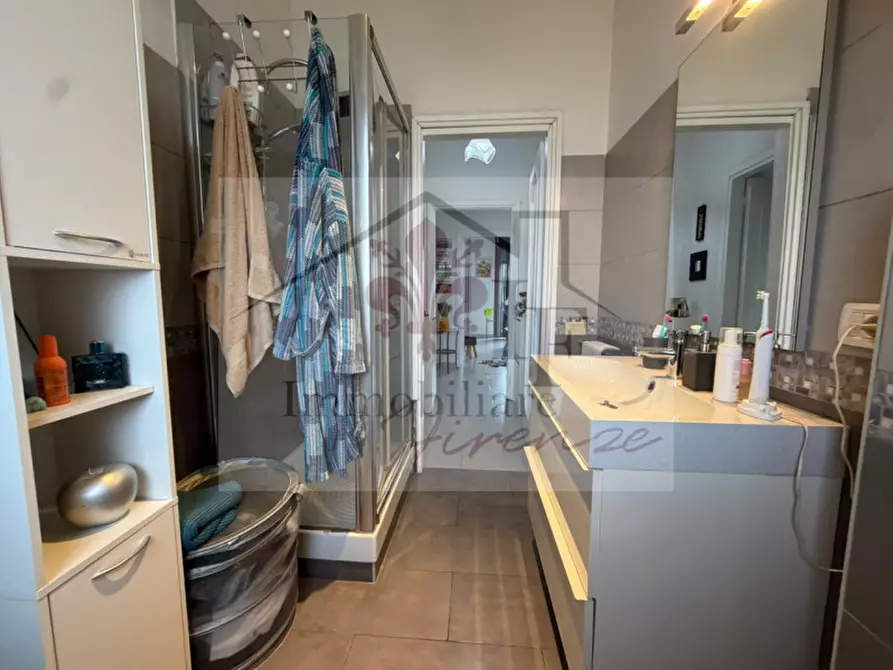 Immagine 10 di Appartamento in vendita  in Via dei Vespucci a Firenze