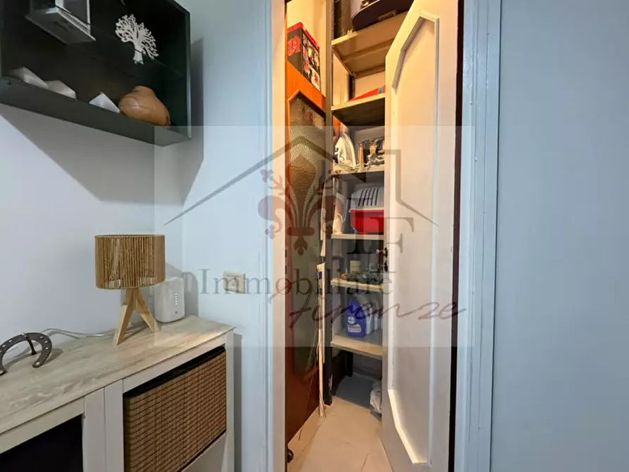 Immagine 15 di Appartamento in vendita  in Via dei Vespucci a Firenze