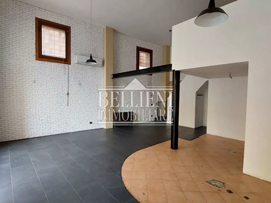 Immagine 4 di Negozio in affitto  in piazza castello a Vicenza