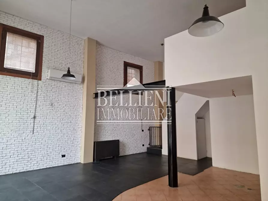 Immagine 5 di Negozio in affitto  in piazza castello a Vicenza