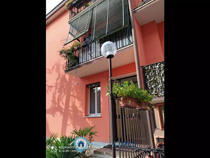 Immagine 1 di Appartamento in vendita  in via Testi a Padova