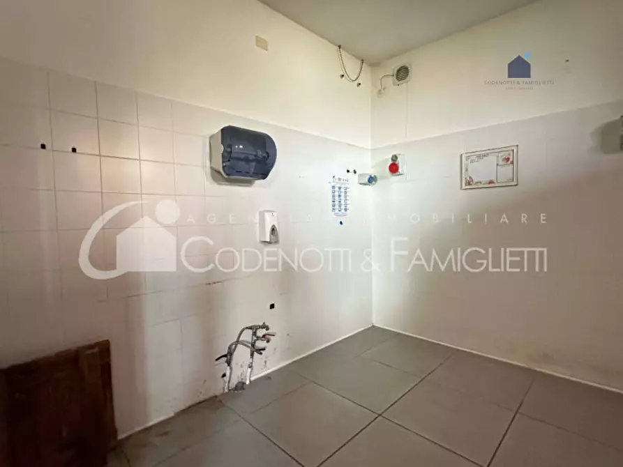 Immagine 9 di Negozio in vendita  in via pontenove a Bedizzole