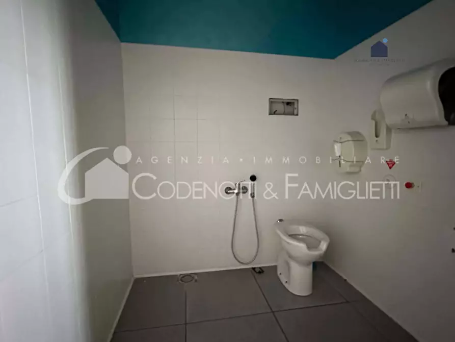 Immagine 11 di Negozio in vendita  in via pontenove a Bedizzole