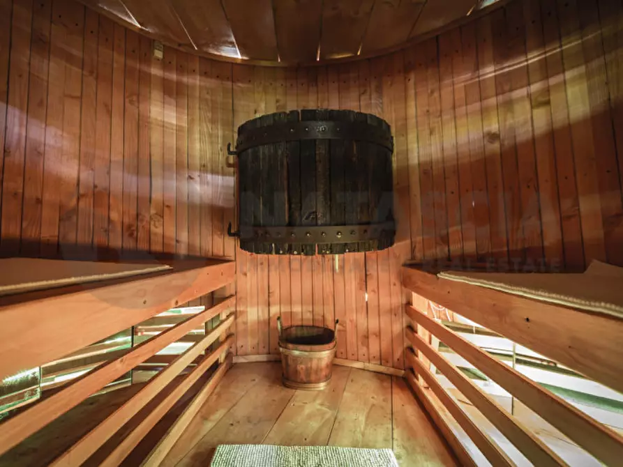 Immagine 37 di Rustico / casale in vendita  in VIA ARETINA a Pelago