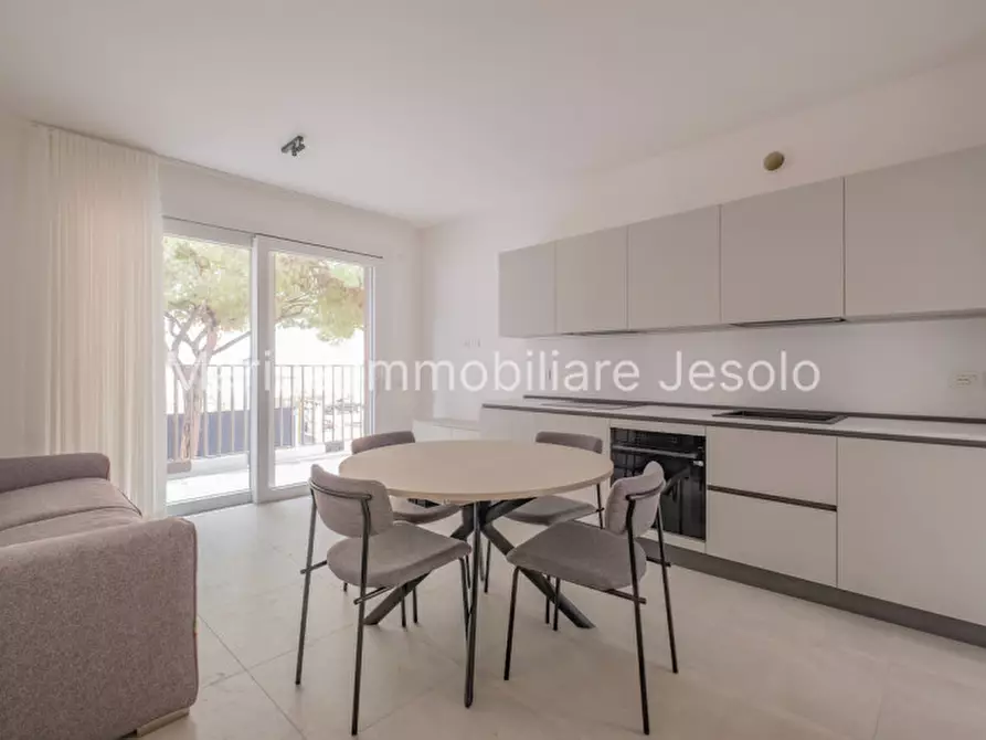 Immagine 5 di Appartamento in vendita  in VIA AQUILEIA a Jesolo