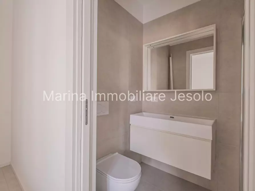 Immagine 10 di Appartamento in vendita  in VIA AQUILEIA a Jesolo