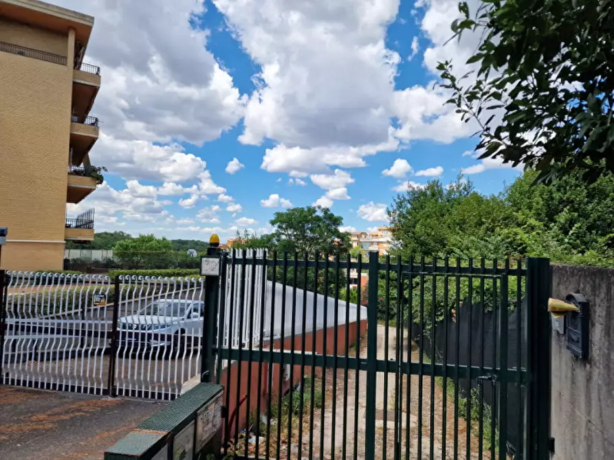 Immagine 3 di Terreno in vendita  in via Basilio Puoti a Roma