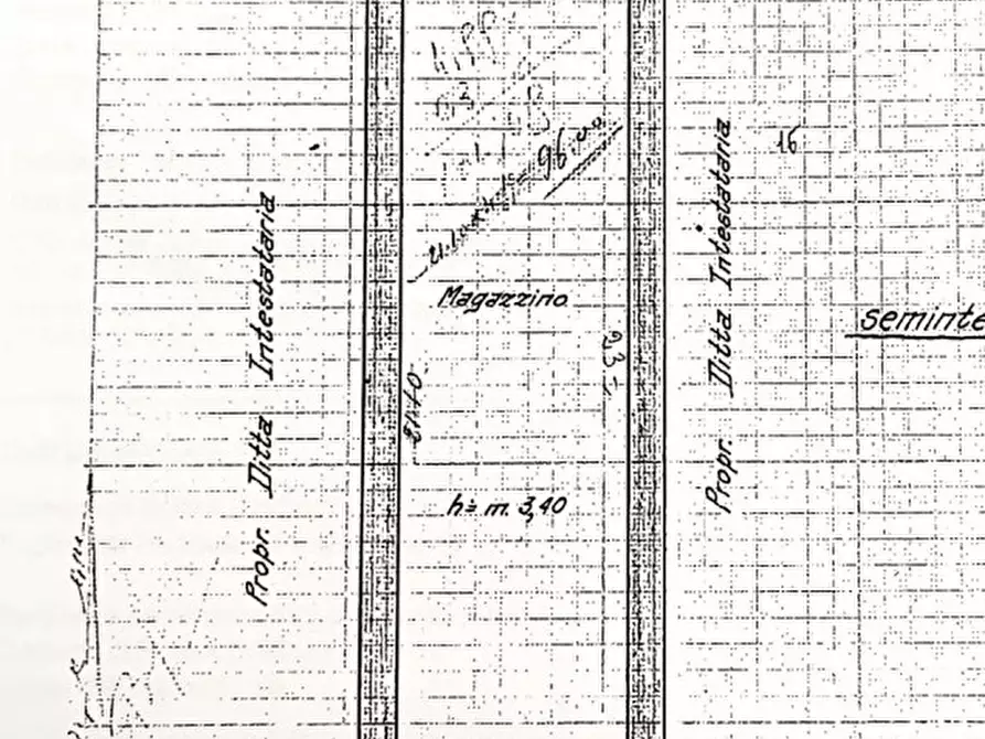 Immagine 2 di Garage in vendita  in Via Riccardo Grazioli Lante a Roma