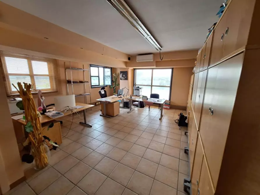 Immagine 3 di Ufficio in vendita  in Piazza Nilde Lotti, N. 13/19 a Pontedera