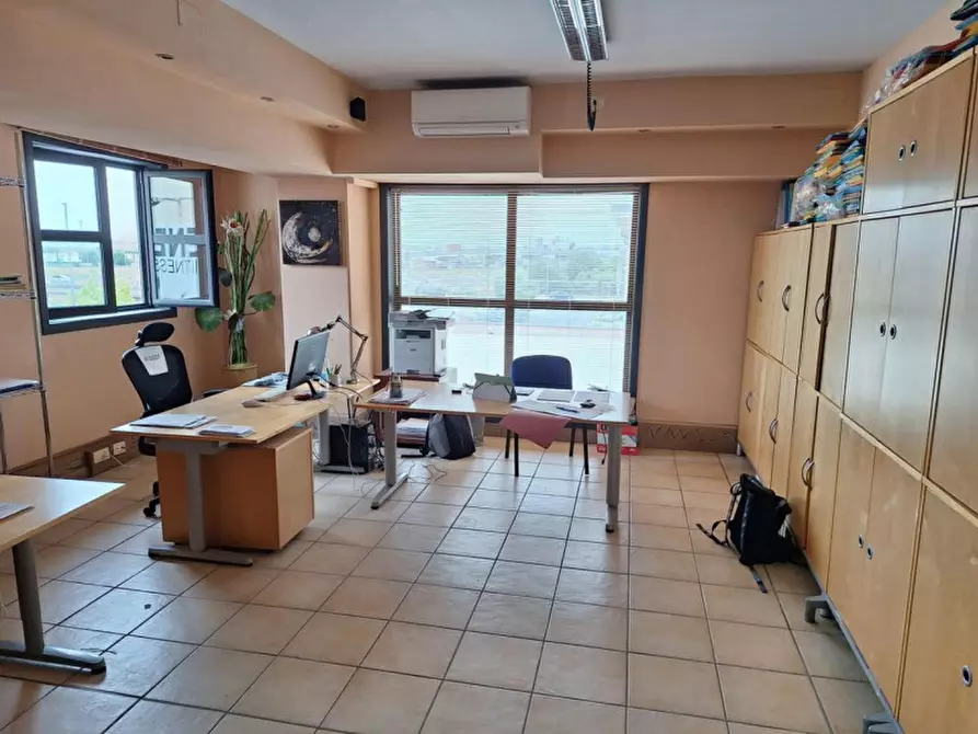 Immagine 4 di Ufficio in vendita  in Piazza Nilde Lotti, N. 13/19 a Pontedera