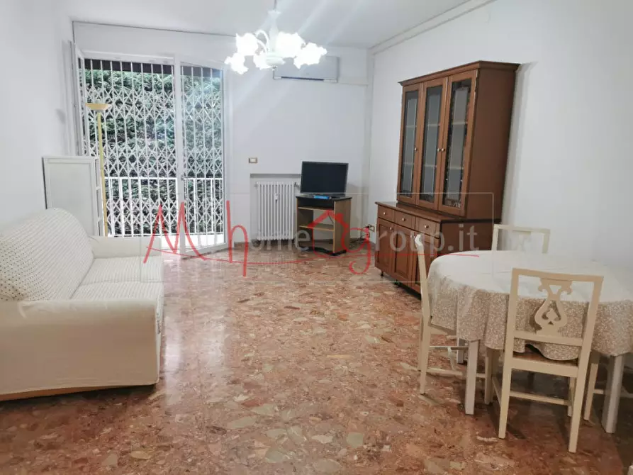 Immagine 1 di Appartamento in affitto  in via Vallisnieri a Padova